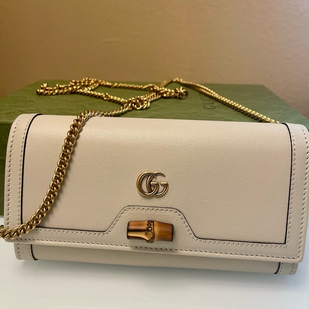 Gucci Diana chain wallet with bamboo.